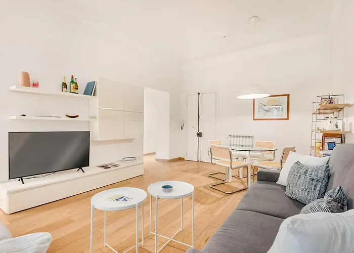 Atto Primo Zona Vicino Stazione