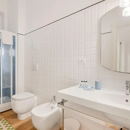 Atto Primo Zona Vicino Stazione * La Spezia