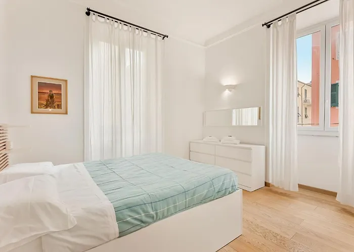 Atto Primo Zona Vicino Stazione * La Spezia