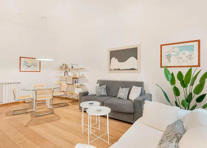 Apartment Atto Primo Zona Vicino Stazione